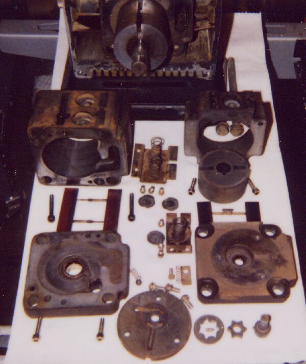 Exploded view of vacuum pump guts.
